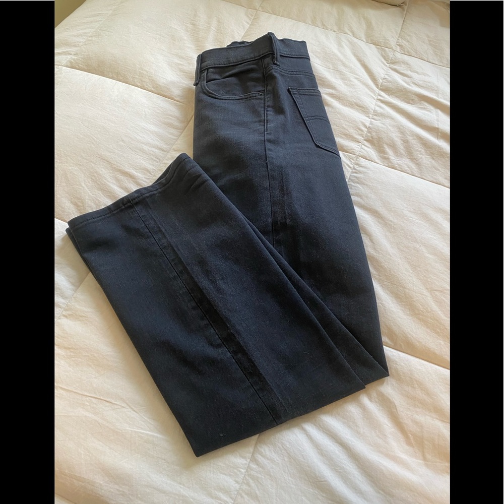 *Used* Stonewashed black Levi’s jeans. 36W 34L
